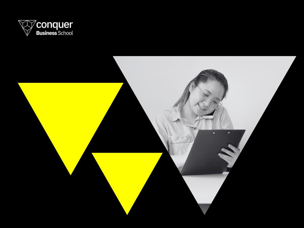 Fundo preto com triângulos amarelos e foto de mulher trabalhando, representando o aumento de produtividade.